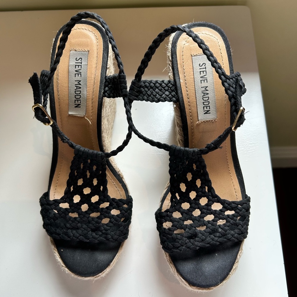 Steve Madden Black Women's Sandals with 4.5 inch platform. Good condition.